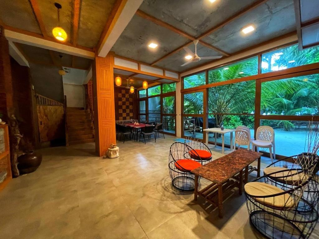 Finolhu Beach Guest House Felidhoo Bagian luar foto