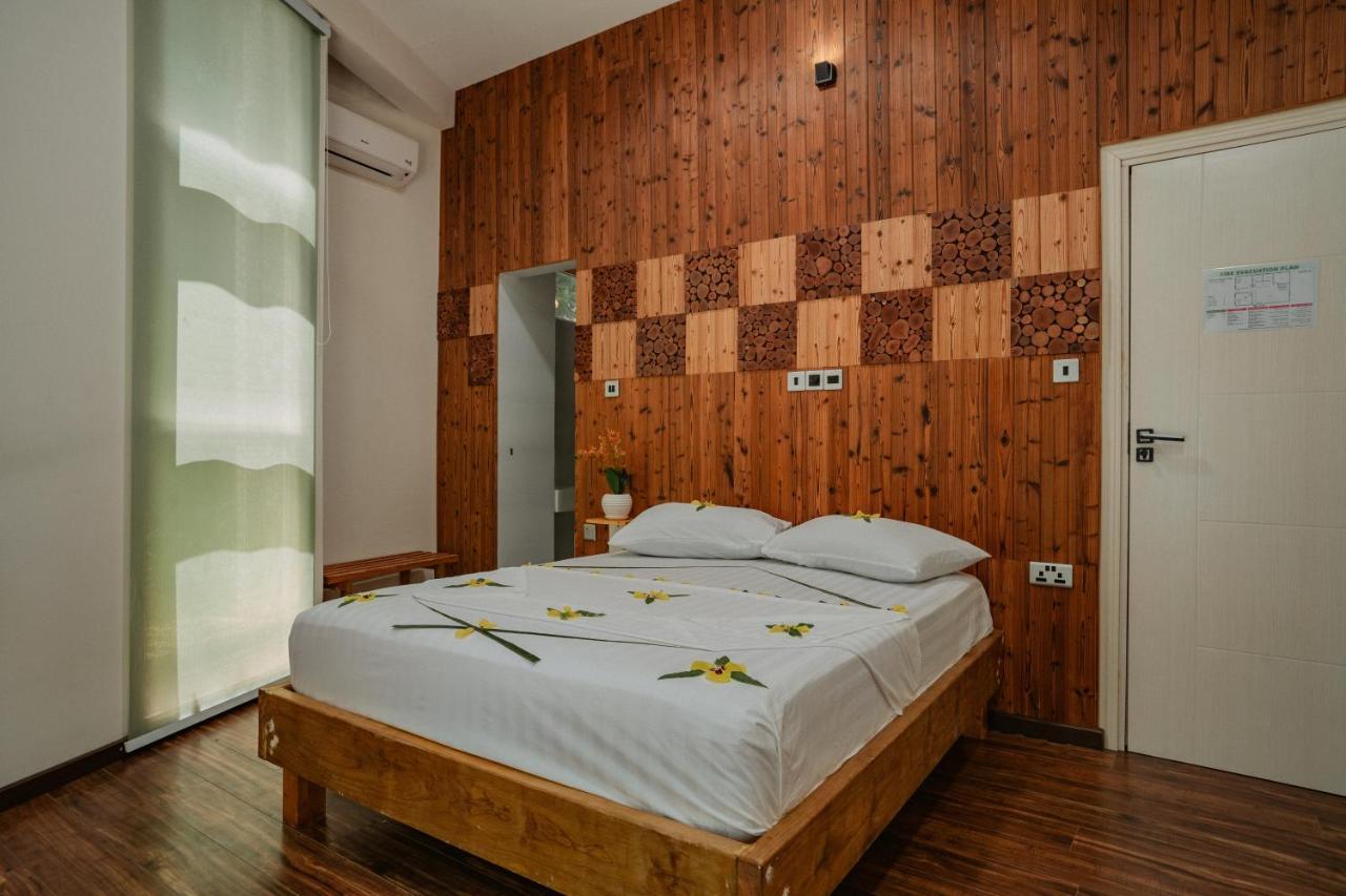 Finolhu Beach Guest House Felidhoo Bagian luar foto