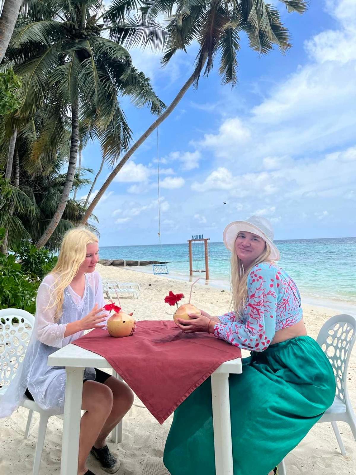 Finolhu Beach Guest House Felidhoo Bagian luar foto